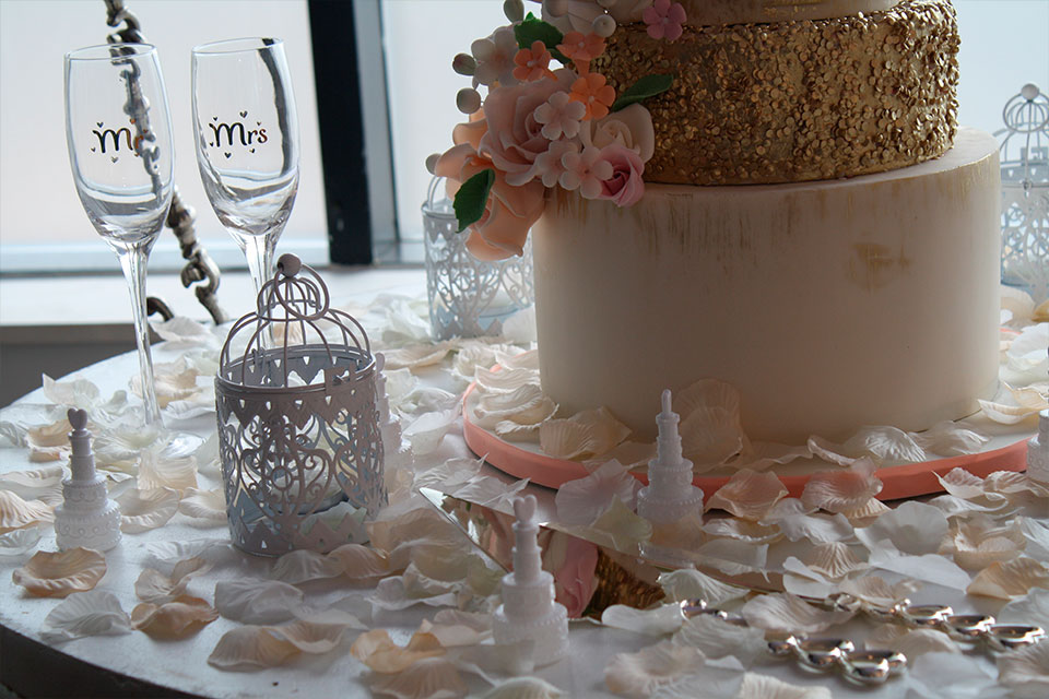 Furnishing accessories